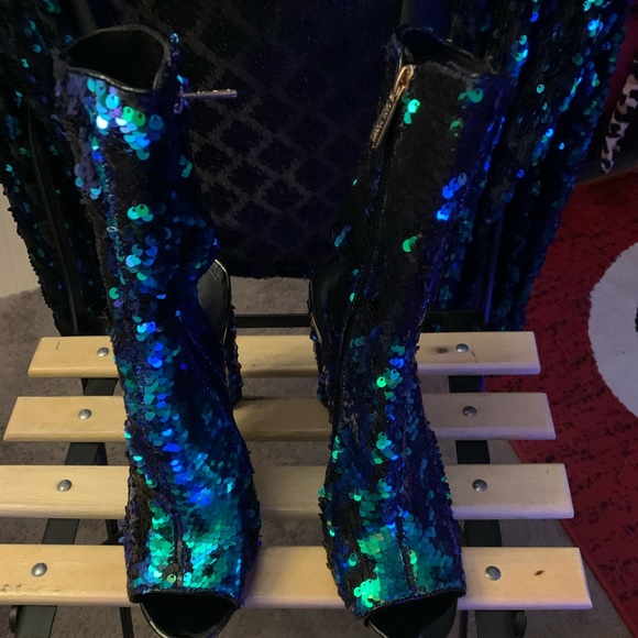 Size 8 1/2 booties with matching blazer (medium) - Picture 4 of 12